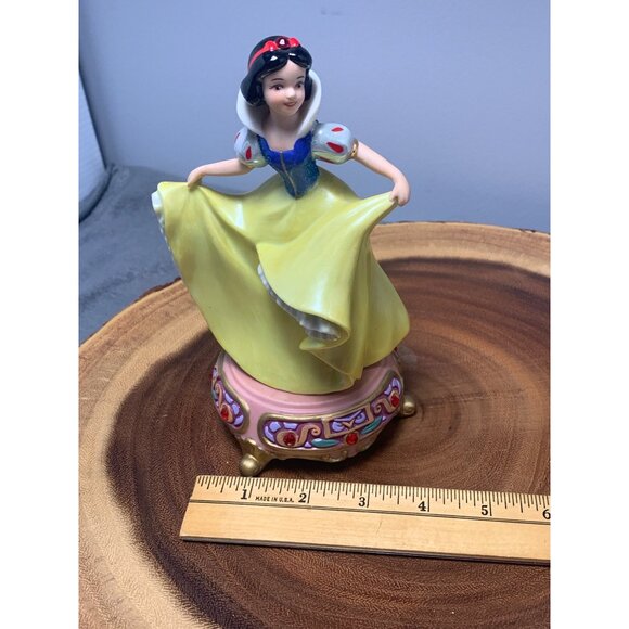 Disney Snow White 7" Jeweled Base Dancing figurine - Porcelain Made In Sir Lanka - Picture 5 of 11